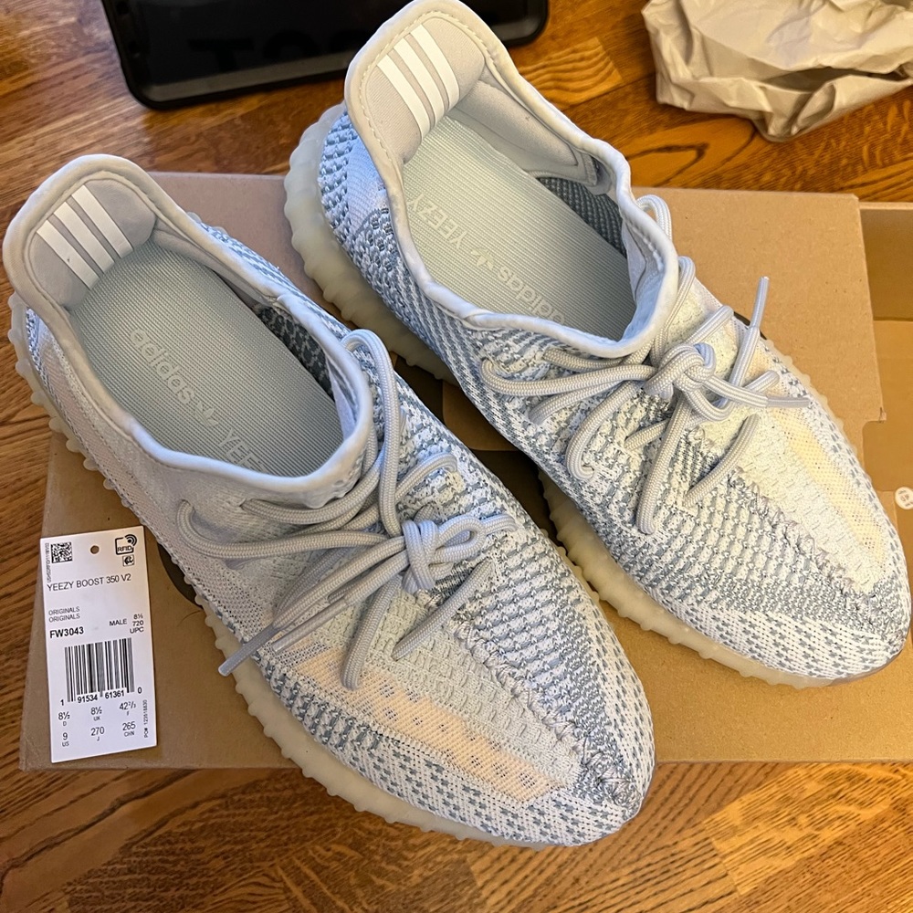 Yeezy Boost 350 V2